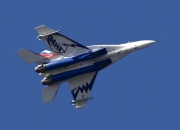 爱游戏APP-巅峰对决，欧文爆发领衔快船，跨海激战力克深圳队