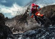 爱游戏体育-双星闪耀，当F1引擎轰鸣遇见贝林厄姆的燃爆之夜