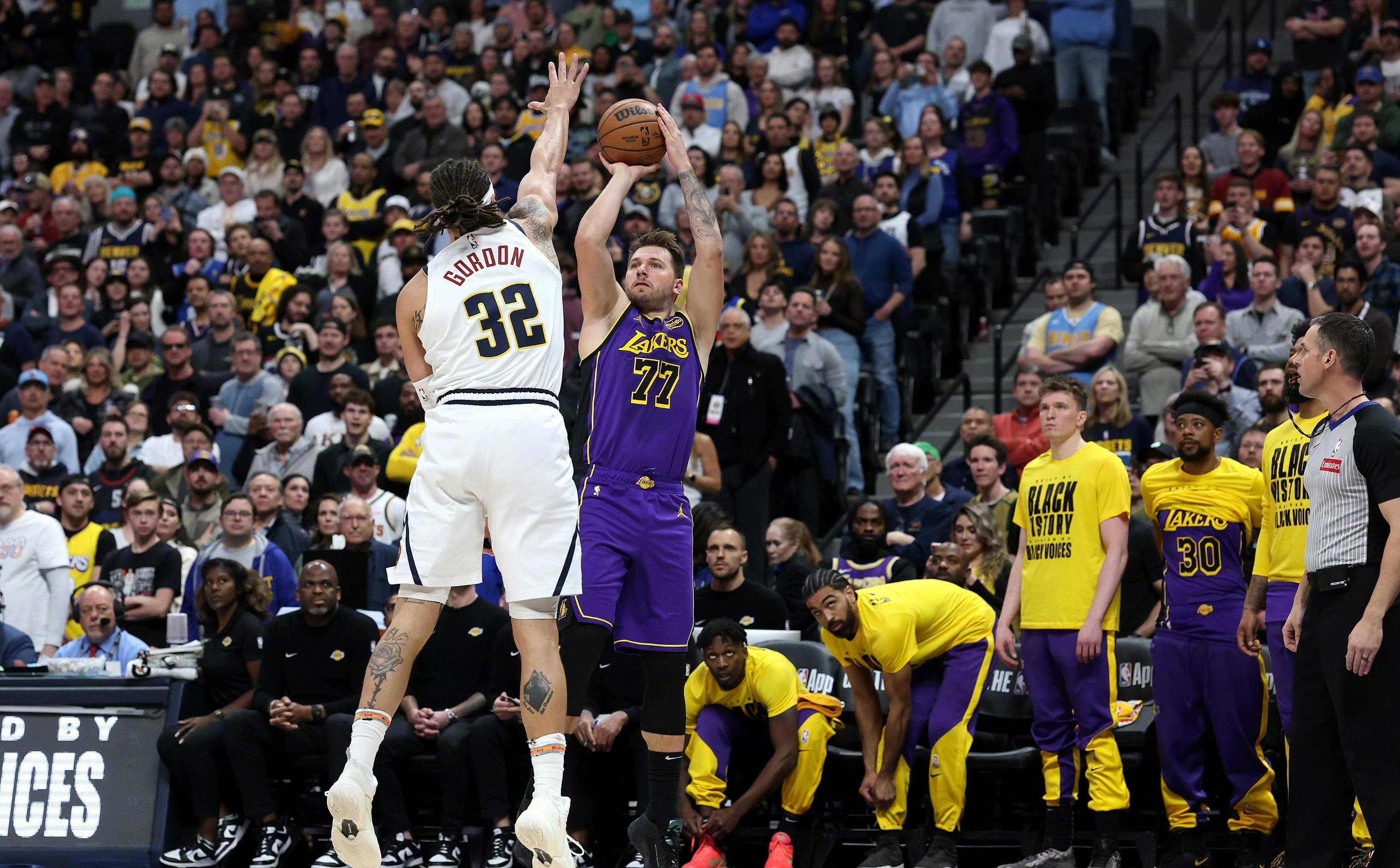 包含NBA总决赛：湖人击败掘金，连胜四场夺冠的词条