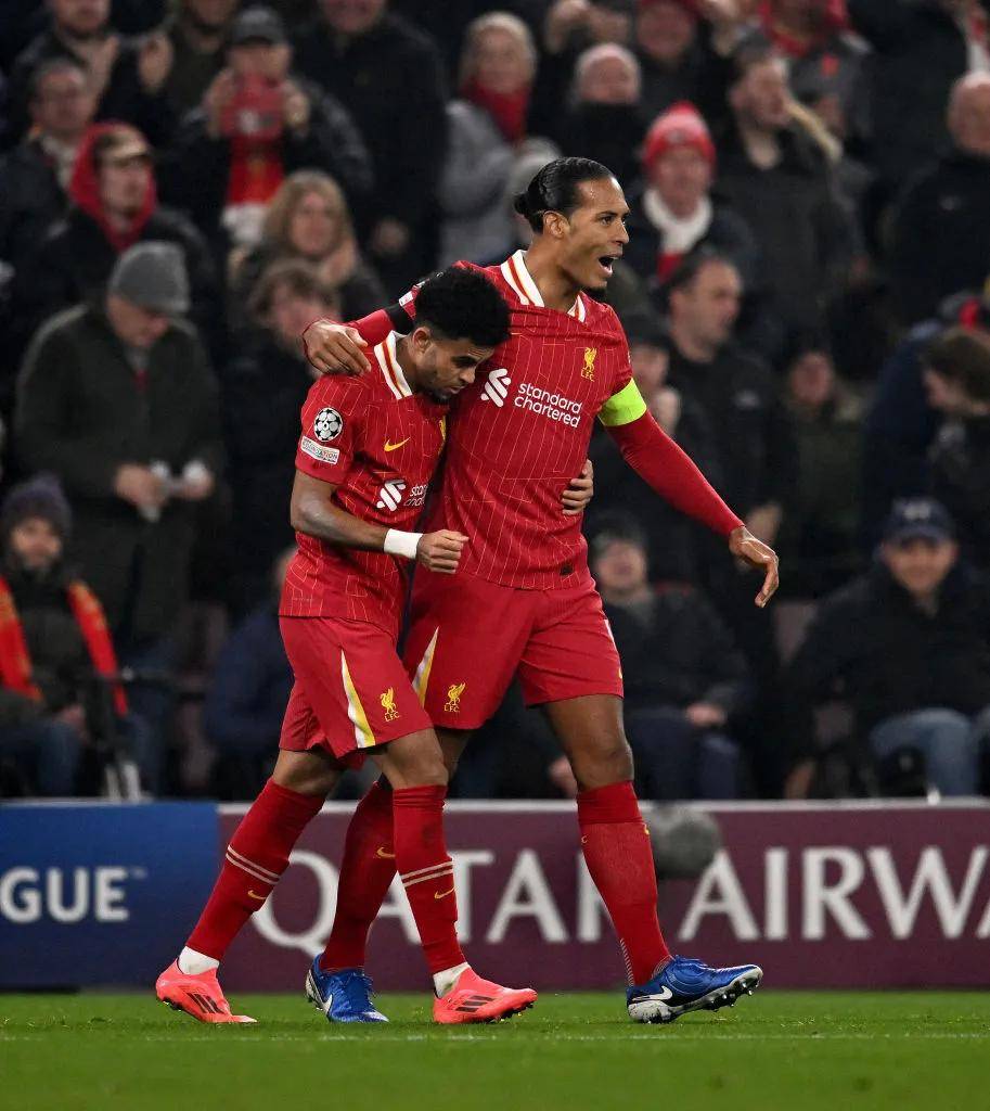 勒沃库森险胜巴黎，萨拉赫爆发神勇的简单介绍