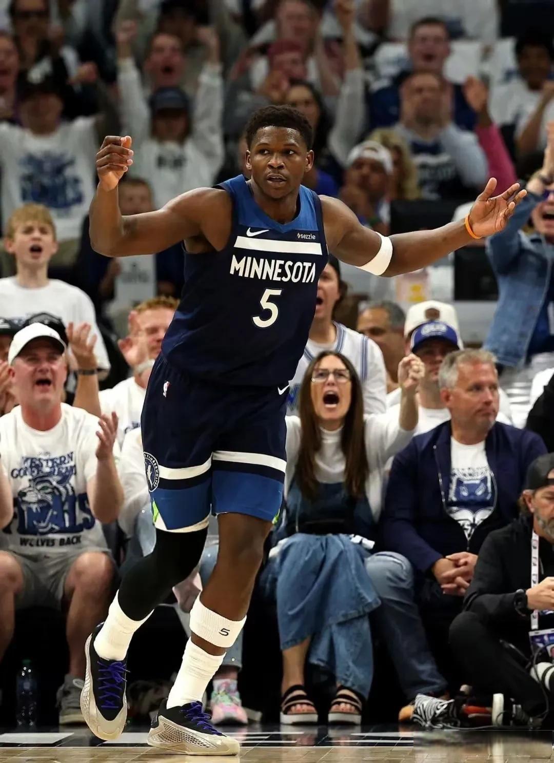 森林狼客场击败黄蜂，取得