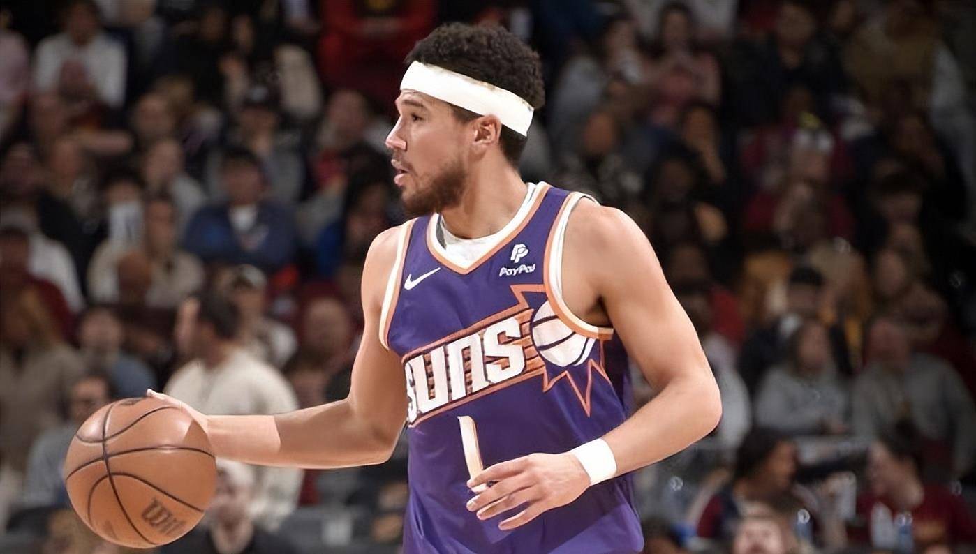 太阳客场击败黄蜂，布克砍下29分