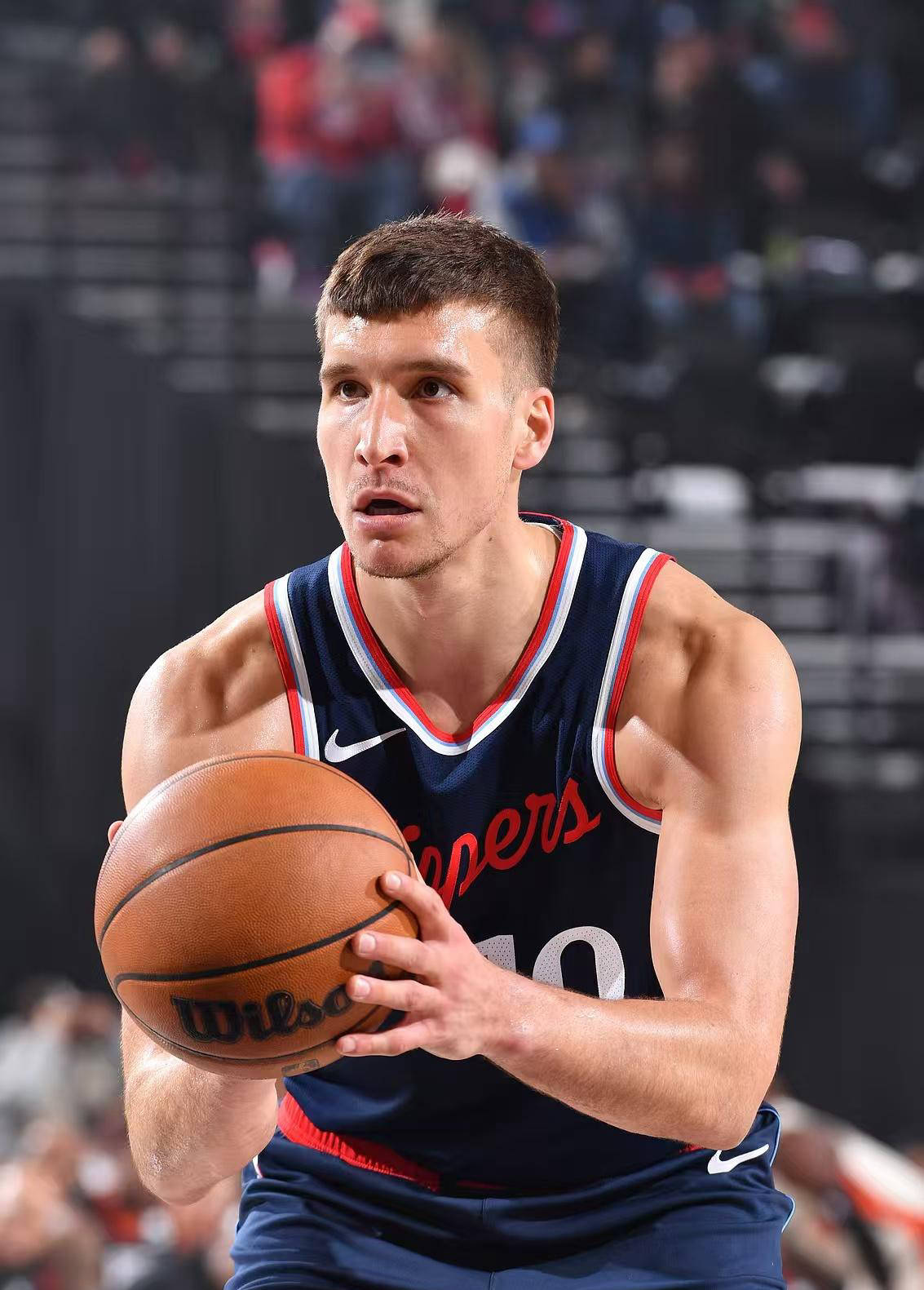 快船险胜鹈鹕，逆转胜利