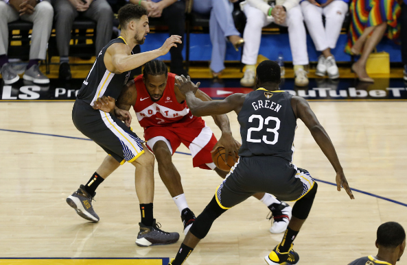 火箭碾压骑士,克莱点燃赛场的简单介绍 火箭碾压骑士,克莱点燃赛场的简单介绍