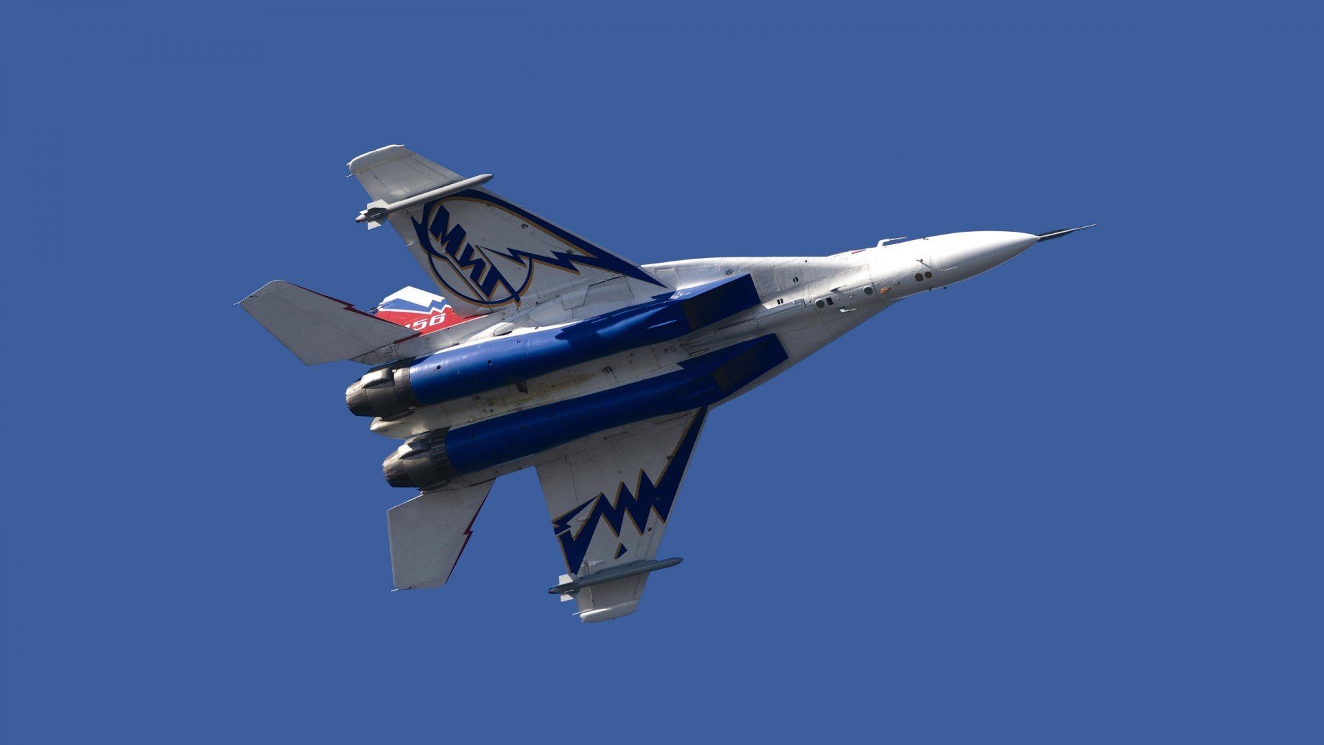 巅峰对决，欧文爆发领衔快船，跨海激战力克深圳队