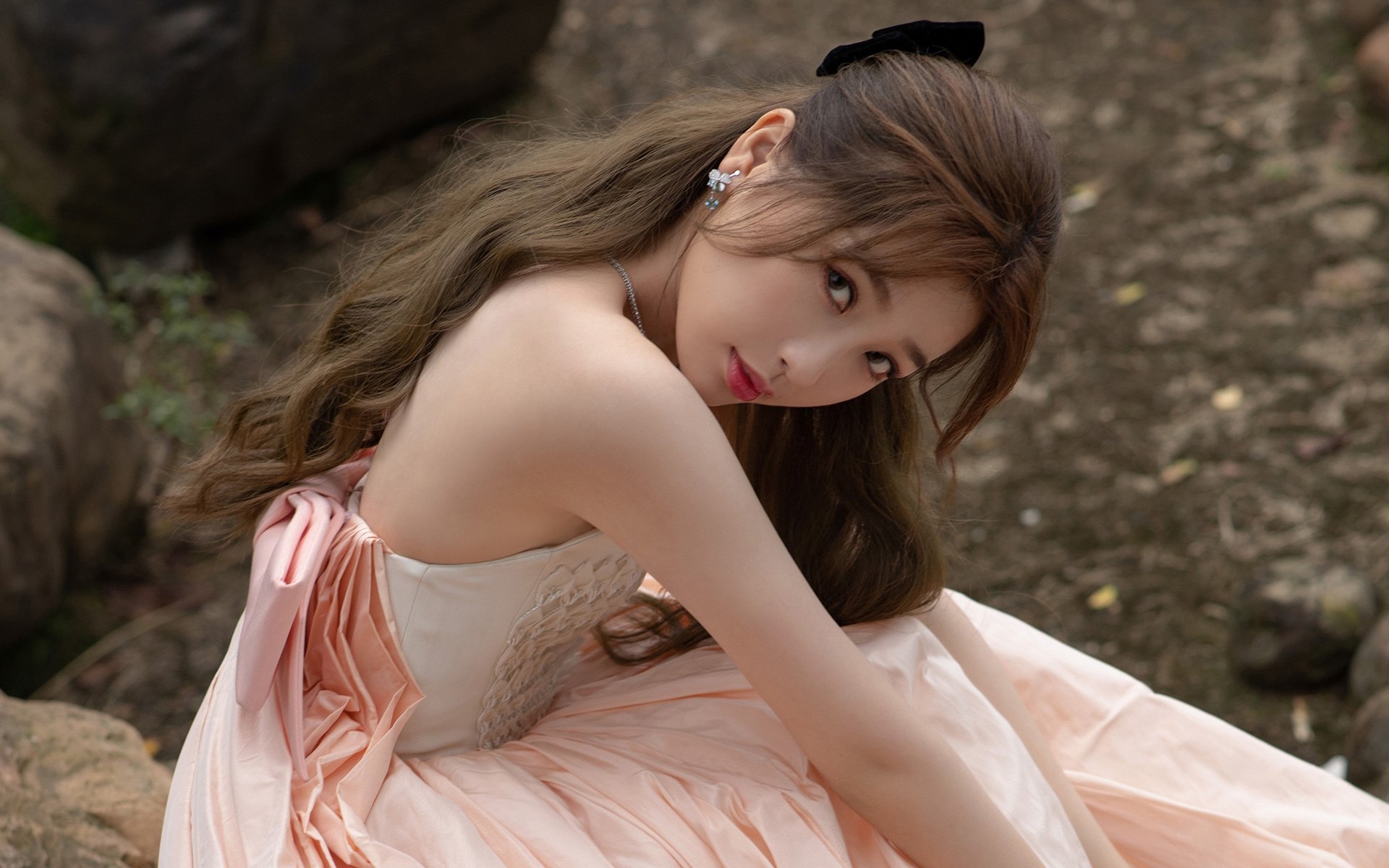 跨越海洋的呼应,当76人击败老鹰,而乔治在英超争冠中接管比赛