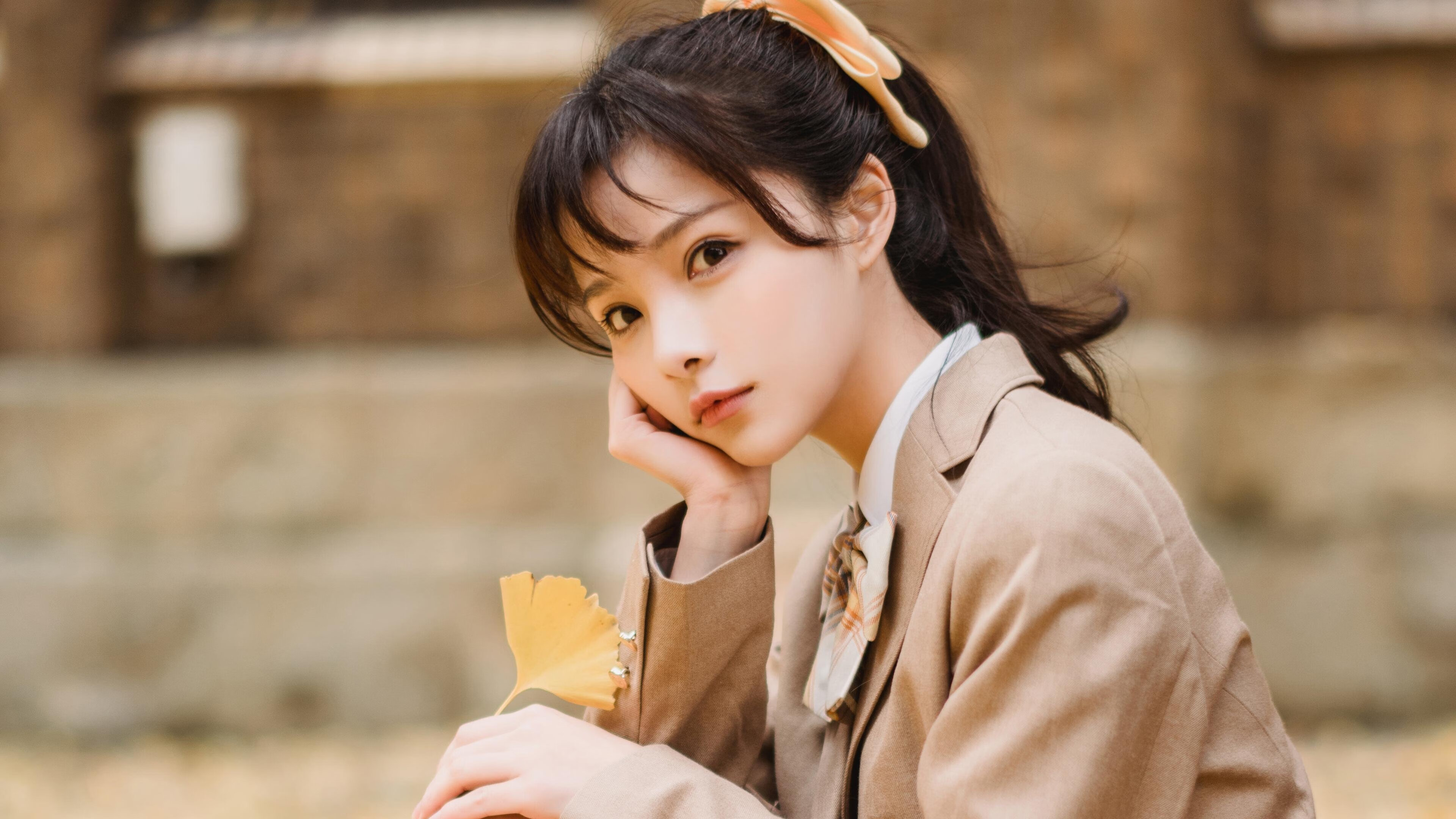 拉文进攻端无人可挡,鹈鹕轻取北京队上演得分盛宴